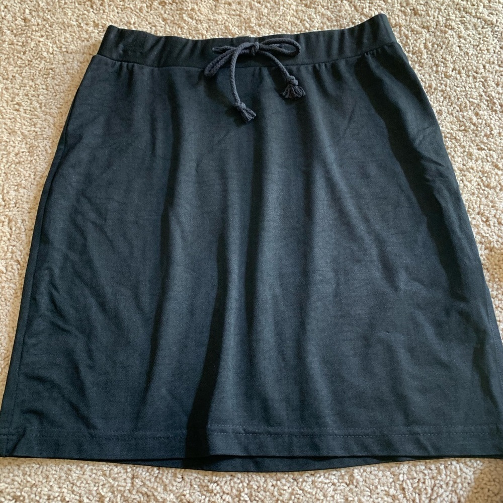 Black skirt knit stretchy 6